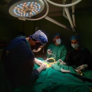 केएमसीमा मिनिमल एसेस सर्जरी प्रविधिबाट ४२ दिनको शिशुको हर्नियाको सफलतापूर्वक शल्यक्रिया